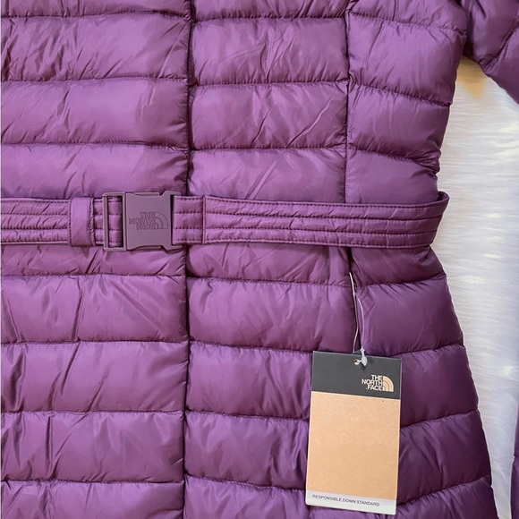 The North Face Women’s Transverse Belted Parka In Blackberry Wine - Picture 5 of 10